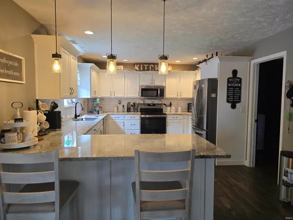 $327,500 | 575 Mesa Drive, Russiaville, IN 46979