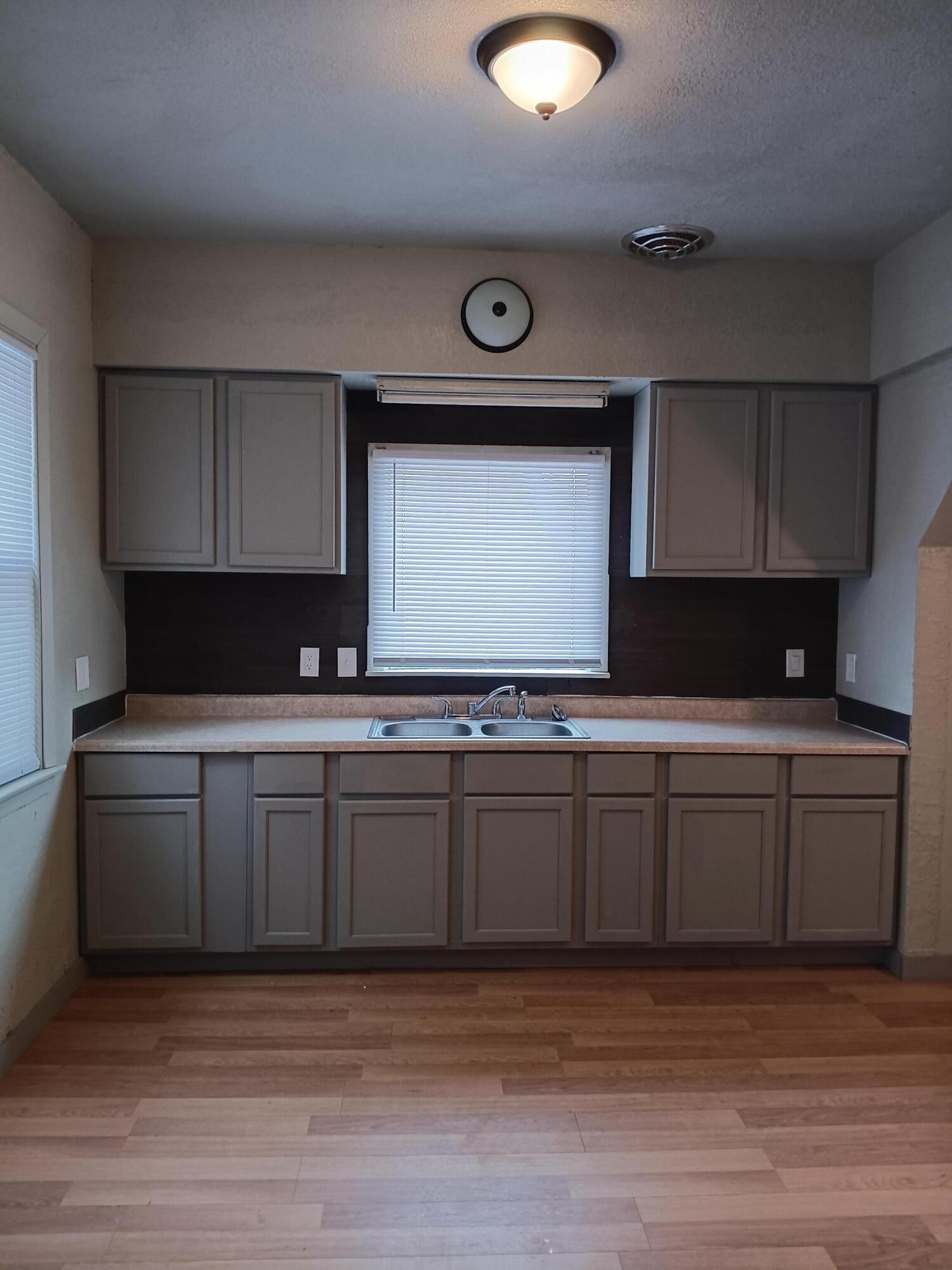 1225 Goold Street Racine, WI 53402 - Photo 2 of 18 Kitchen