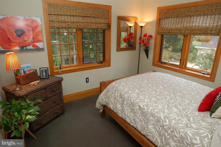 4933 East Chalk Point Road West River, MD 20778 - Photo 15 of 30 Bedroom
