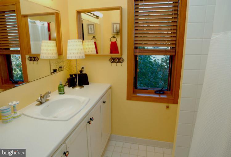 4933 East Chalk Point Road West River, MD 20778 - Photo 18 of 30 Bath