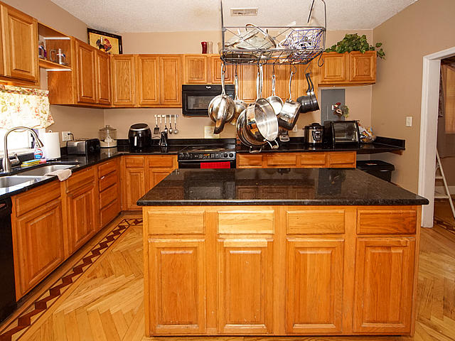 343 Hill Branch Road Ridgeville, SC 29472 - Photo 10 of 23 Hill Branch Kitchen