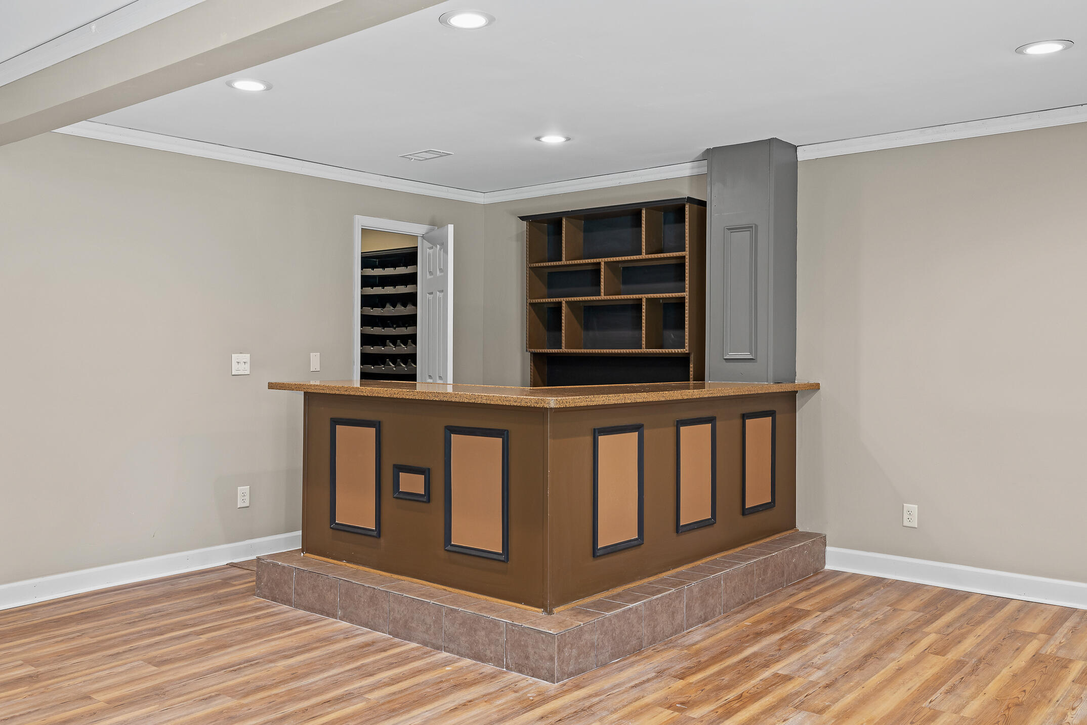 2040 Rock Bluff Road Hixson, TN 37343 - Photo 30 of 33 Basement Bar