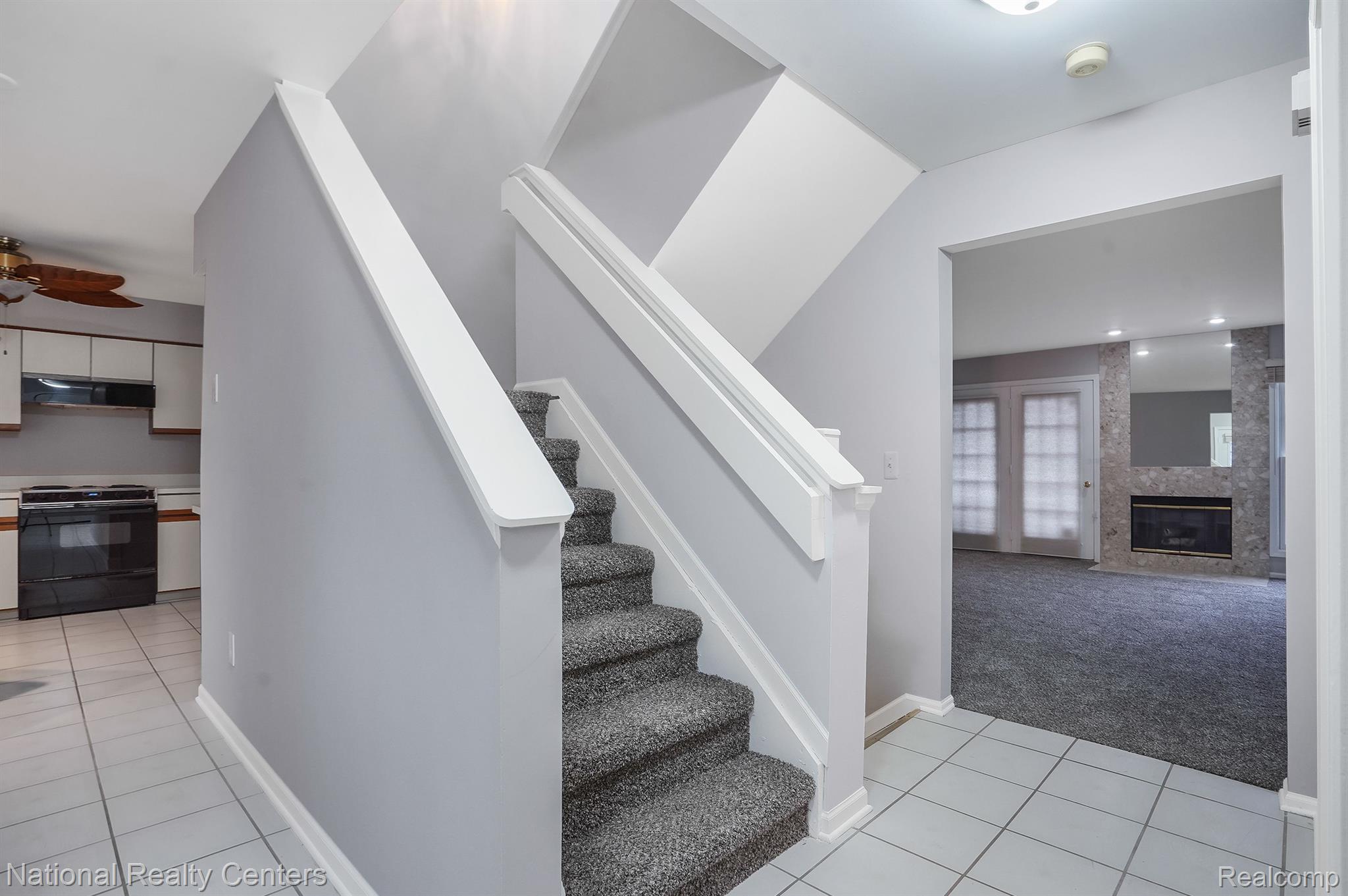 23085 Farmington Road Farmington, MI 48336 - Photo 3 of 31 Gallery Image 3