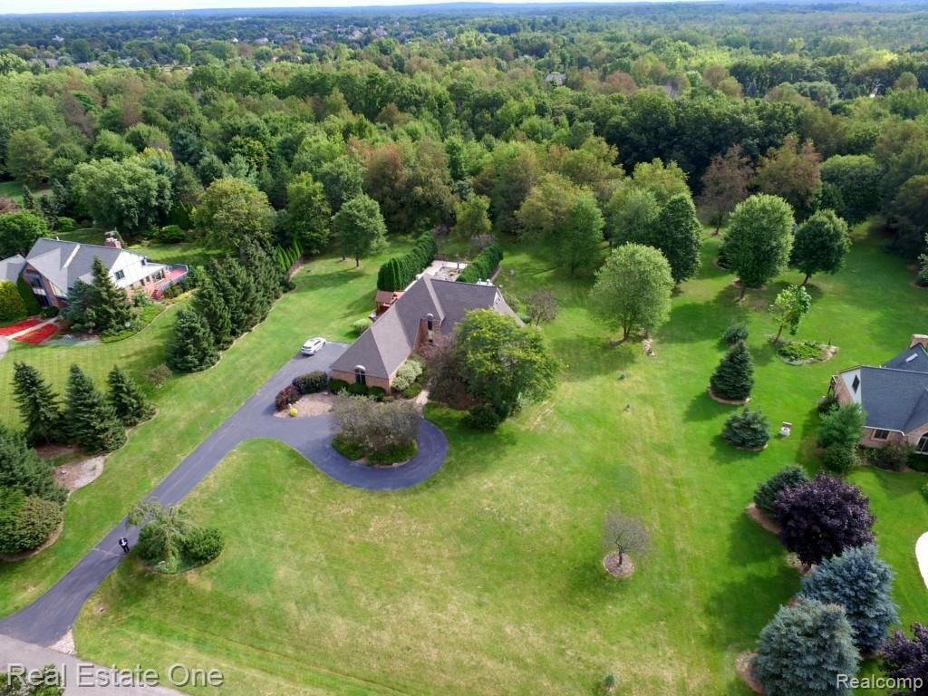 8032 Woodview Road Clarkston, MI 48348 - Photo 5 of 54 AERIAL