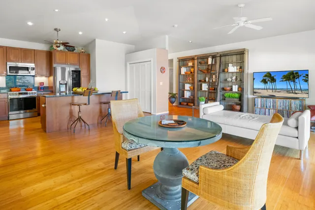 $1,410,000 | 73-4368 Kapuahi Street, Kailua-Kona, HI 96740