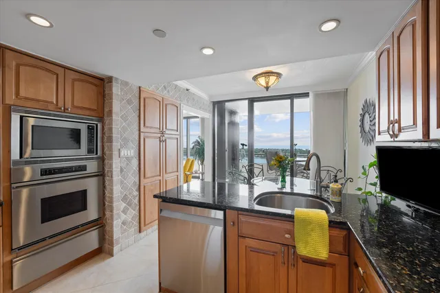 $1,575,000 | 525 South Flagler Drive, Unit 19B, West Palm Beach, FL 33401