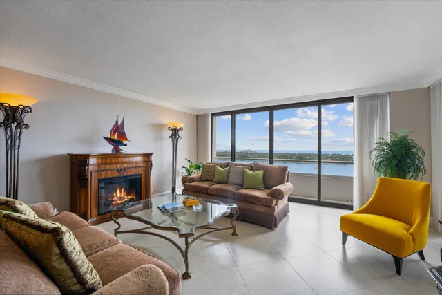 $1,575,000 | 525 South Flagler Drive, Unit 19B, West Palm Beach, FL 33401