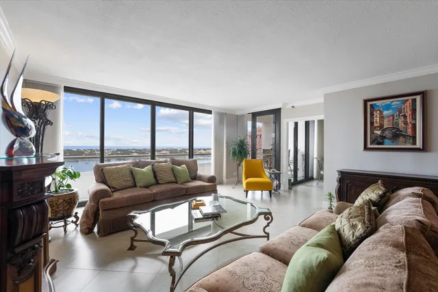 $1,575,000 | 525 South Flagler Drive, Unit 19B, West Palm Beach, FL 33401