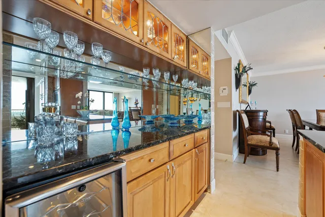 $1,575,000 | 525 South Flagler Drive, Unit 19B, West Palm Beach, FL 33401