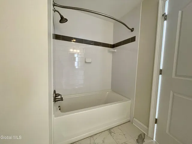 $3,151 | 233 Lake Avenue, Unit 201, Saratoga Springs, NY 12866