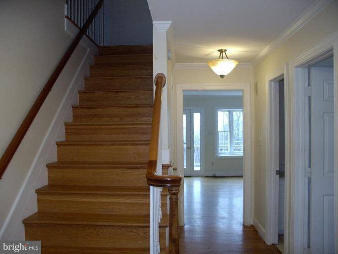 2774 Leeds Manor Road Markham, VA 22643 - Photo 2 of 6 Entrance / Foyer
