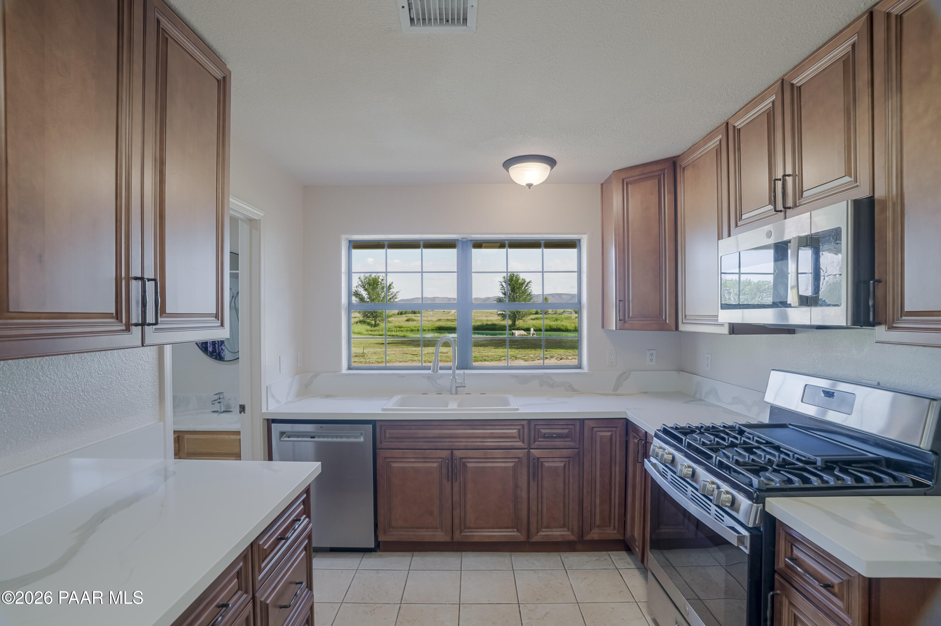 3980 West Rocky Road Paulden, AZ 86334 - Photo 19 of 73 Kitchen 2