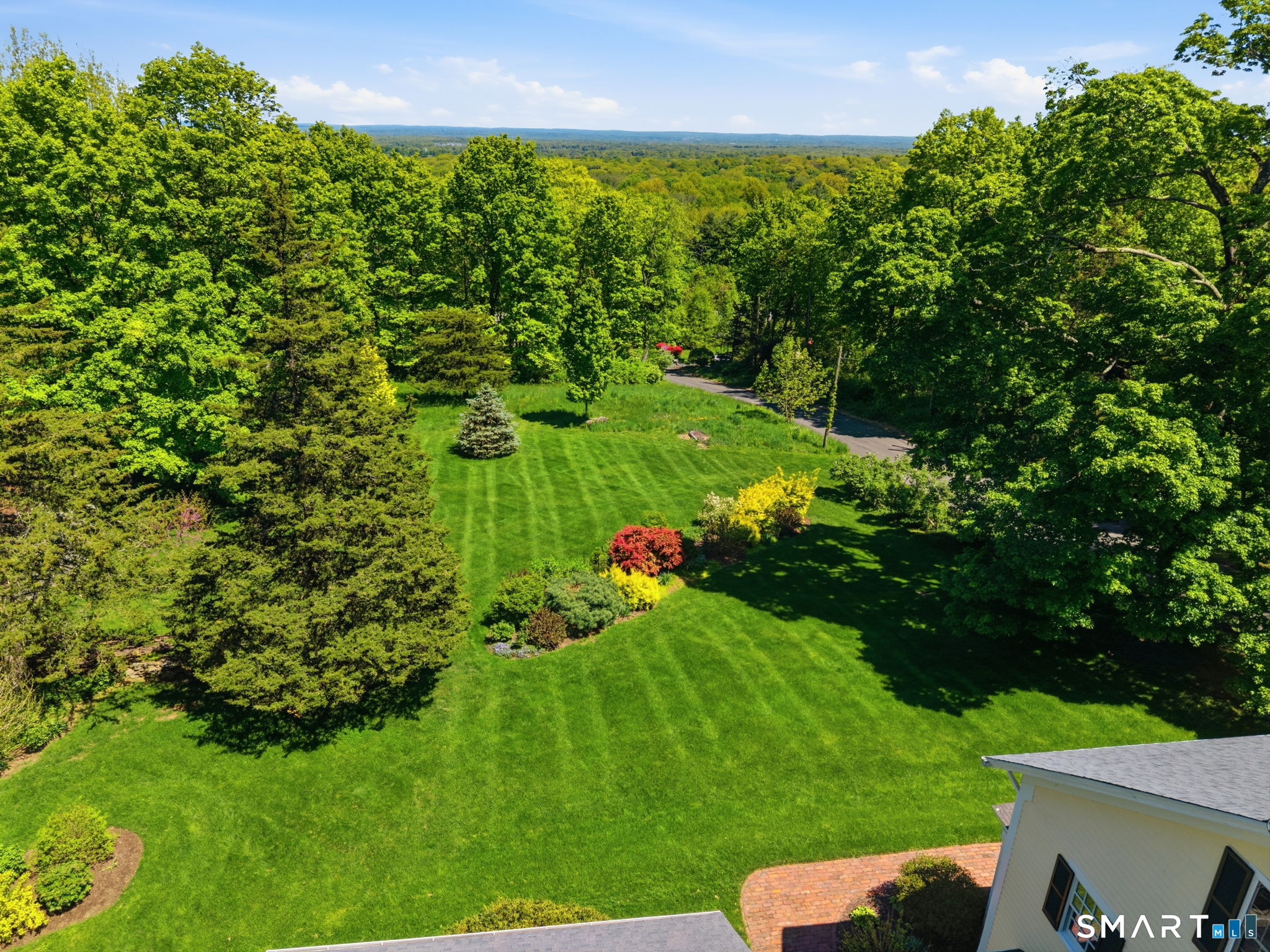 32 Juniper Road Bloomfield, CT 06002 - Photo 8 of 38