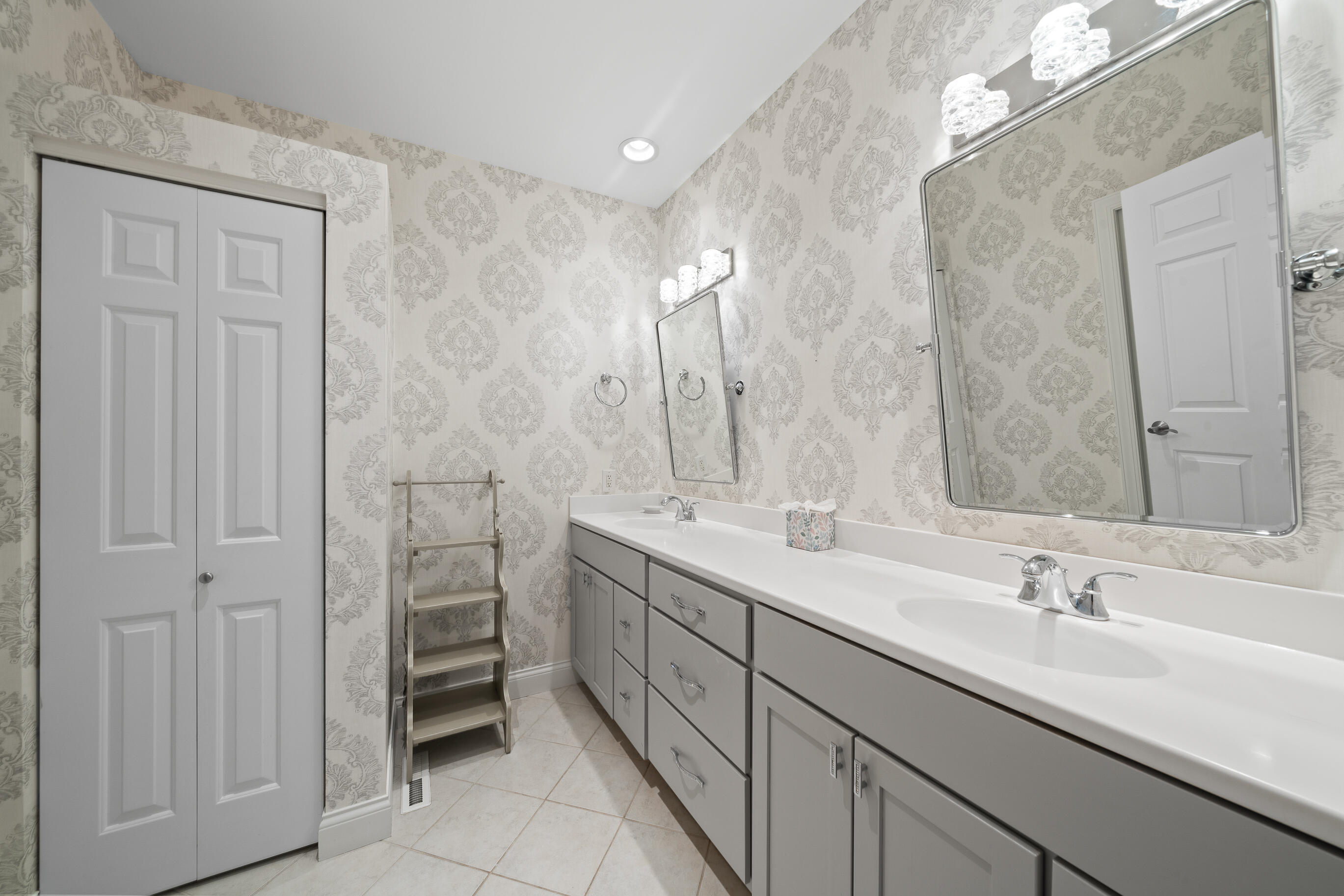 1018 Terrace Court, Unit 435M Geneva, WI 53147 - Photo 35 of 106 1018 Terrace Dr-50