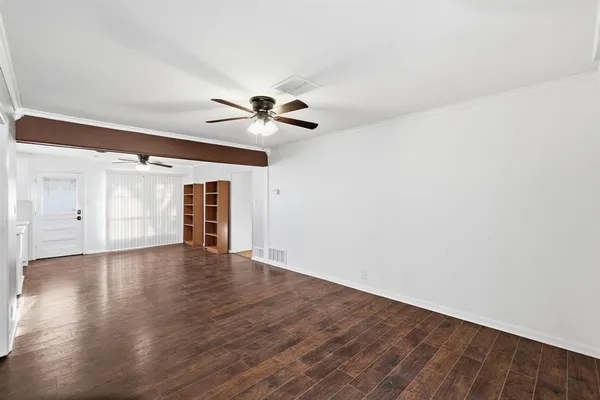 $1,900 | 106 North 9th Street, Sanger, TX 76266