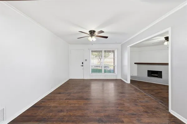 $1,800 | 106 North 9th Street, Sanger, TX 76266