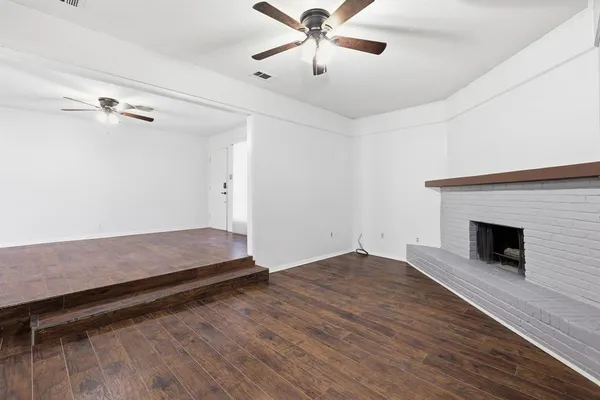 $1,800 | 106 North 9th Street, Sanger, TX 76266