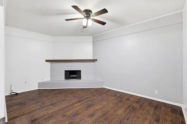 $1,800 | 106 North 9th Street, Sanger, TX 76266