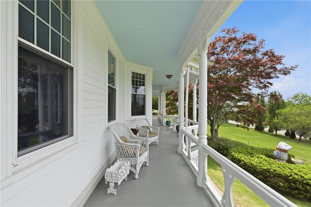 1660 Main Road Tiverton, RI 02878 - Photo 7 of 50