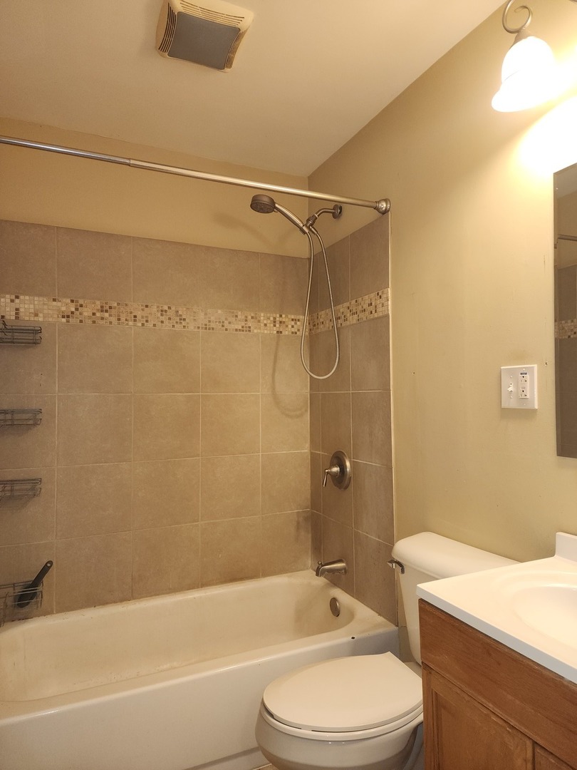 423 Dalhart Avenue Romeoville, IL 60446 - Photo 8 of 9