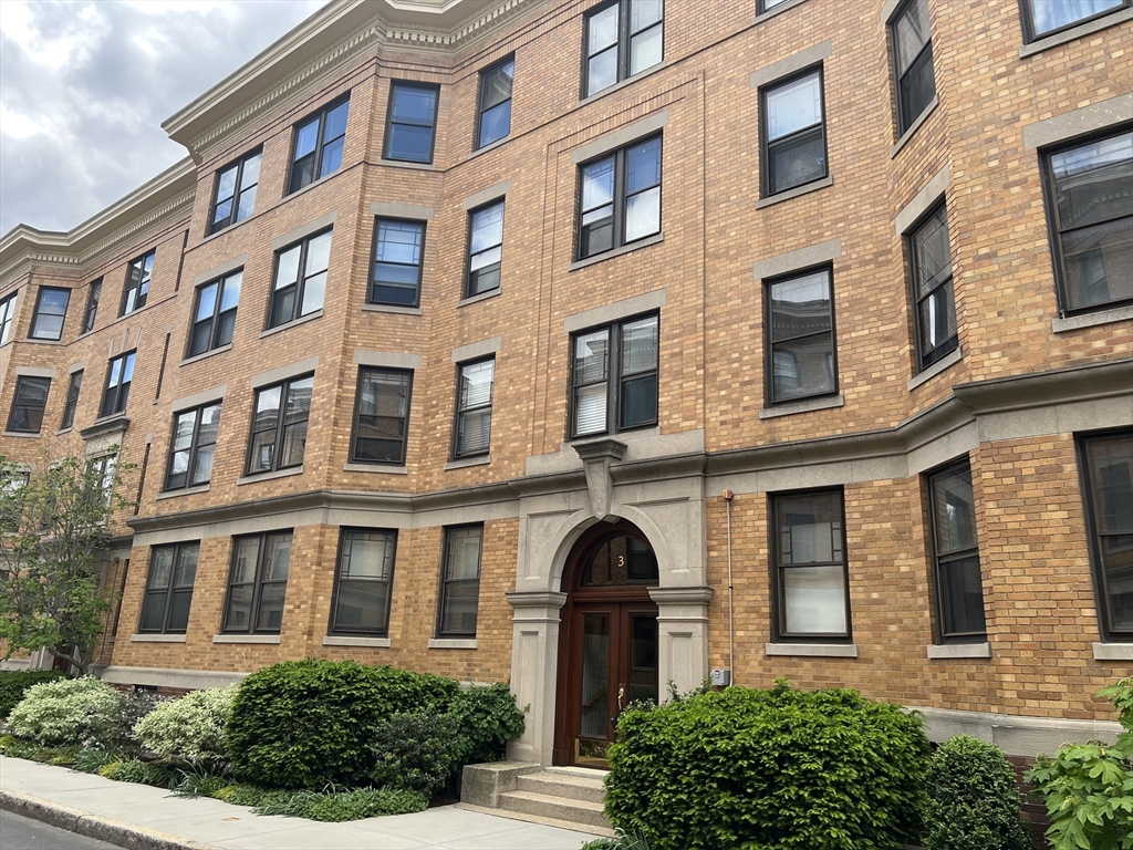 3 Newport Road, Unit 4 Cambridge, MA 02140 - Photo 1 of 10