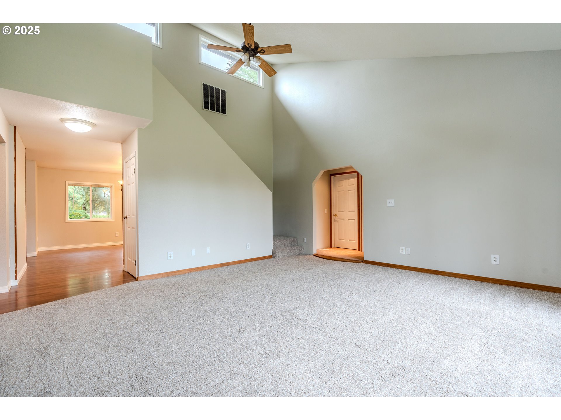 35709 Southeast Lusted Road Boring, OR 97009 - Photo 18 of 48 a view of a big room with entryway