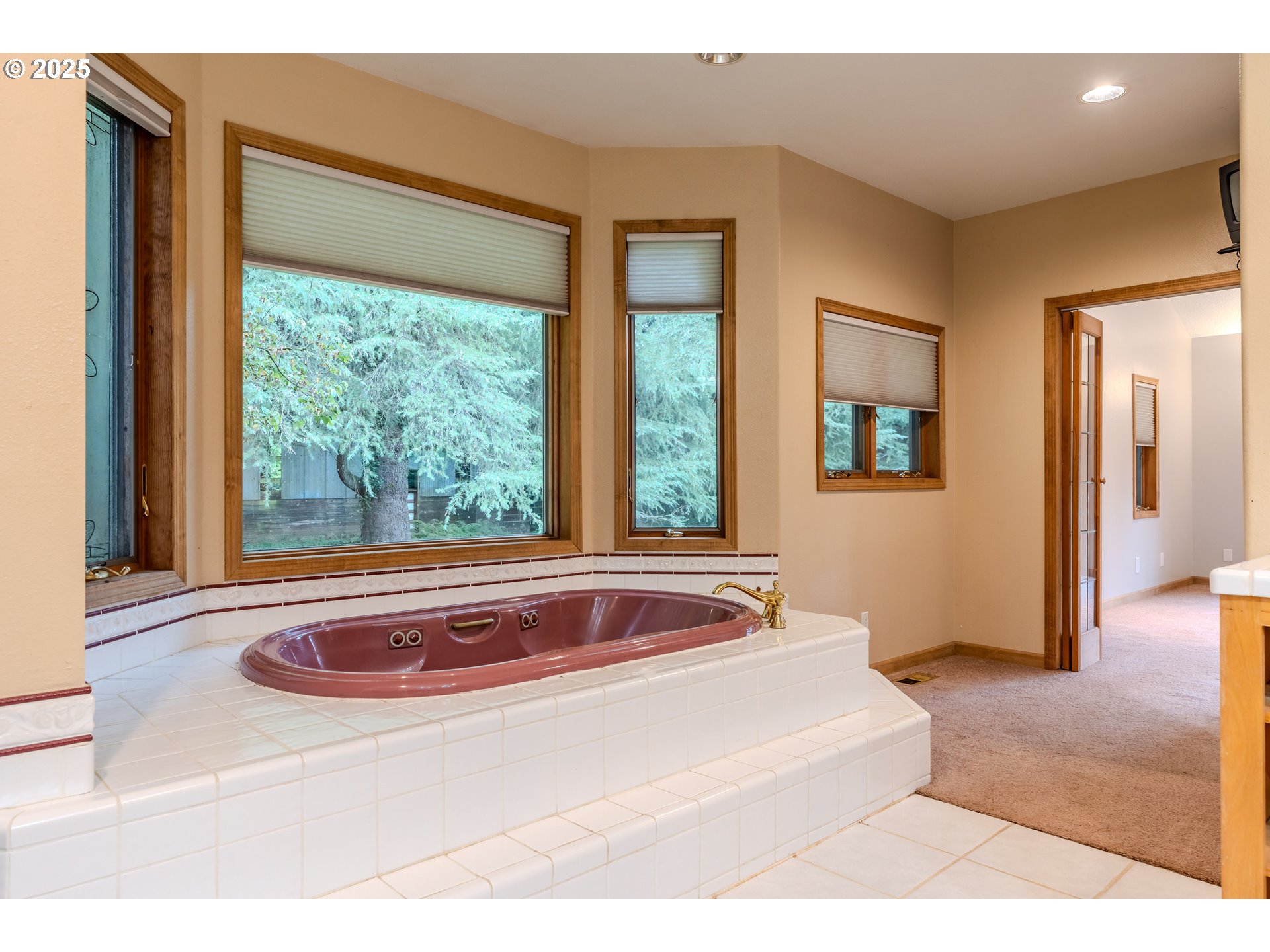 35709 Southeast Lusted Road Boring, OR 97009 - Photo 29 of 48 a spacious bathroom with a bathtub and sink