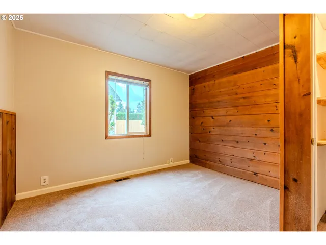 an empty room with a empty space