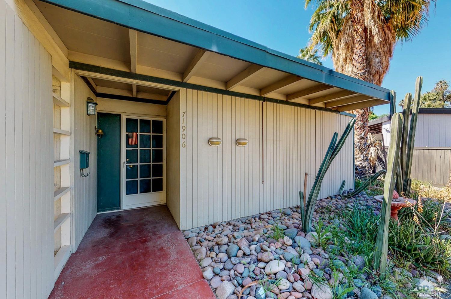 71906 Vista Del Rio Rancho Mirage, CA 92270 - Photo 4 of 27 a view of entryway