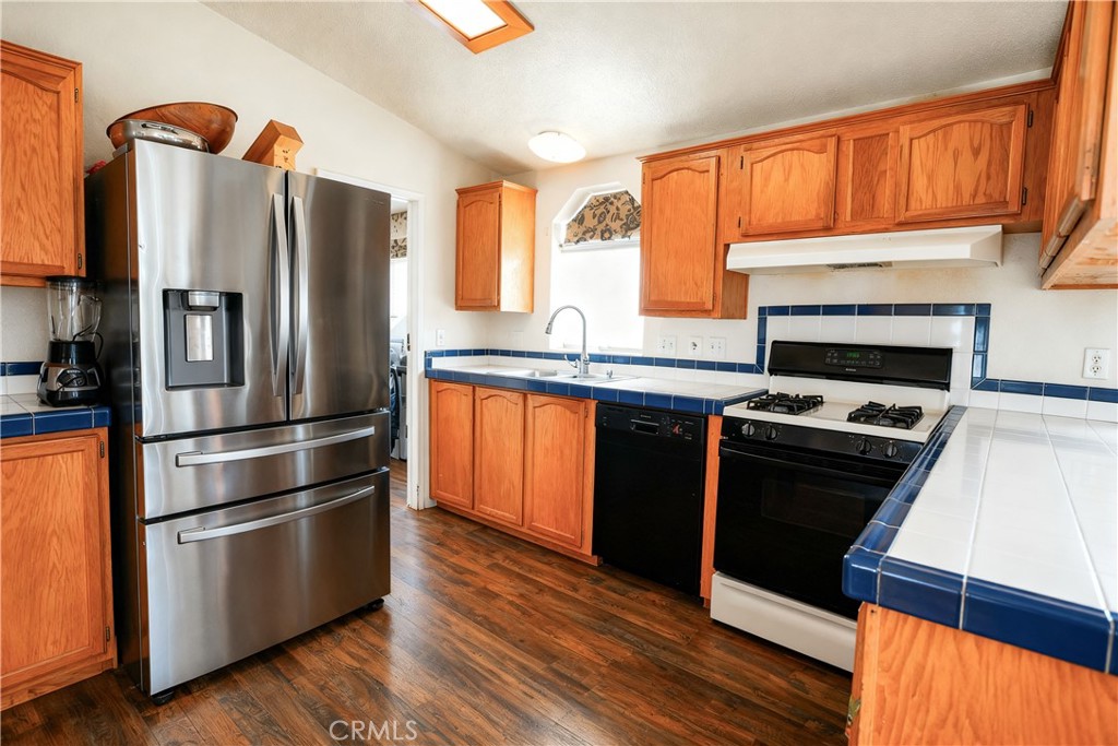 5180 Huggins Road Corning, CA 96021 - Photo 4 of 30