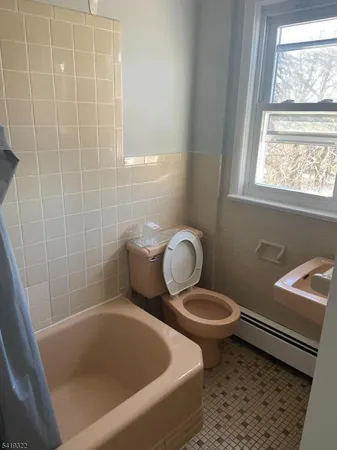 $2,375 | 107 Church Street, Nutley, NJ 07110