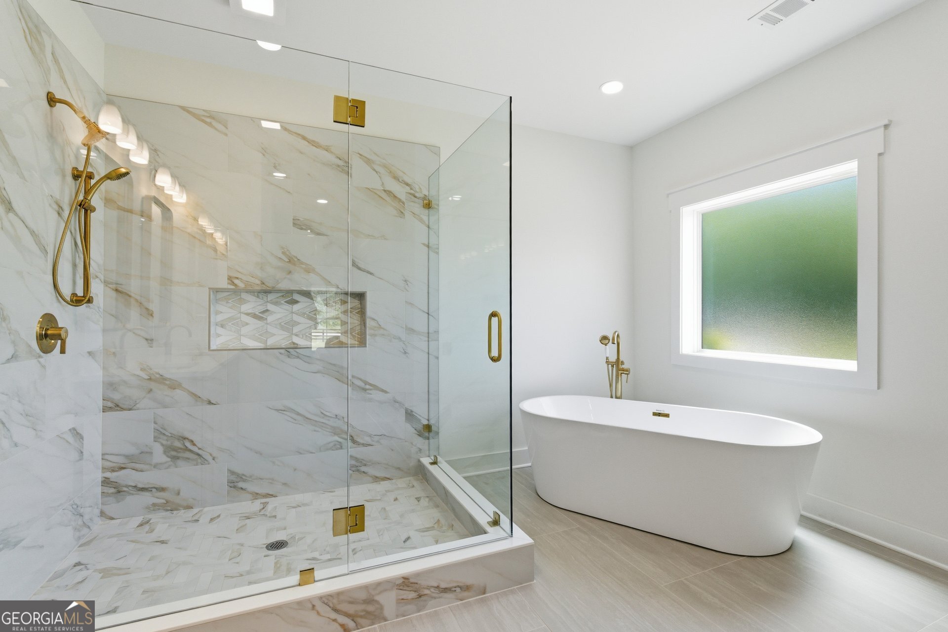 5938 Ridgeway Road Franklin, GA 30217 - Photo 23 of 41 a bathroom with a tub sink shower and mirror