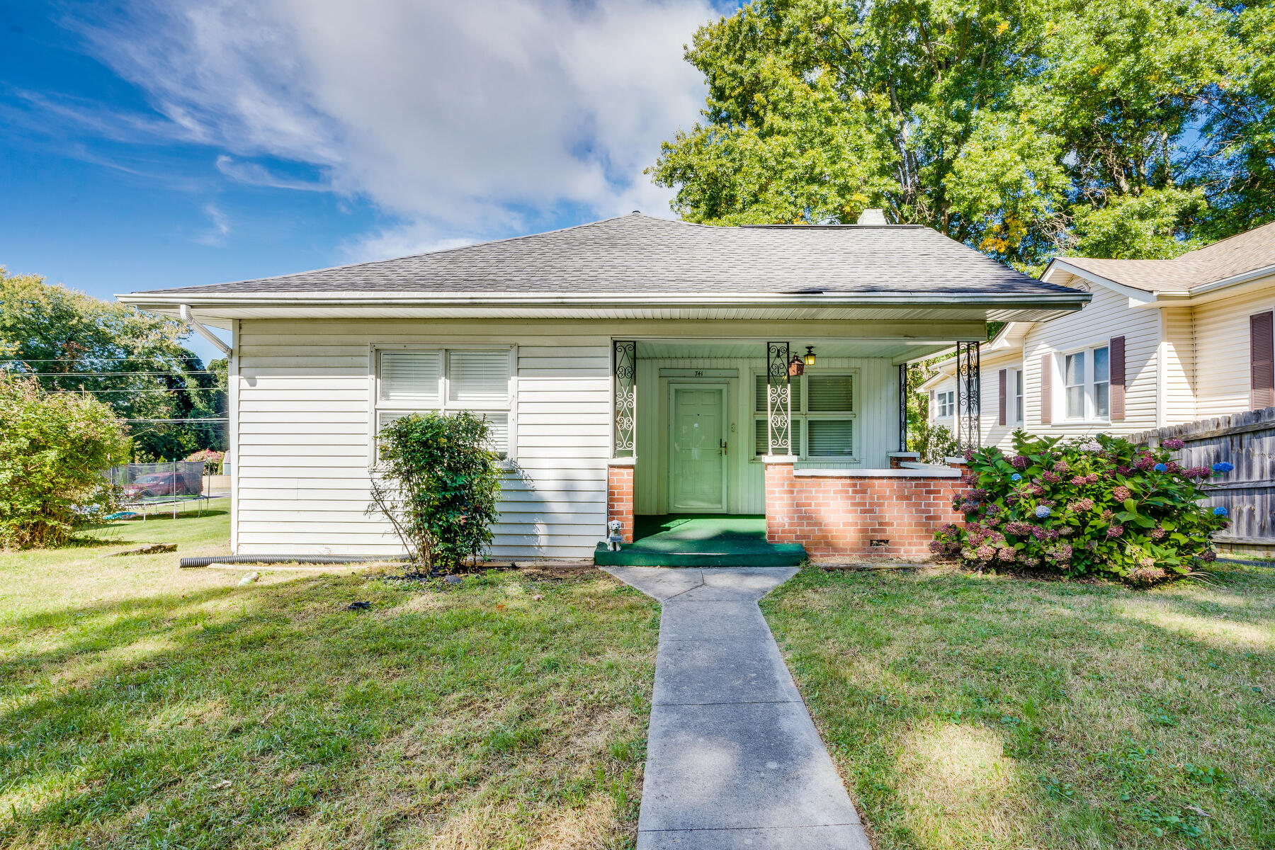 741 Maple Avenue Erwin, TN 37650 - Photo 1 of 24 001