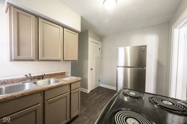 $849 | 915 North Drexel Avenue, Indianapolis, IN 46201