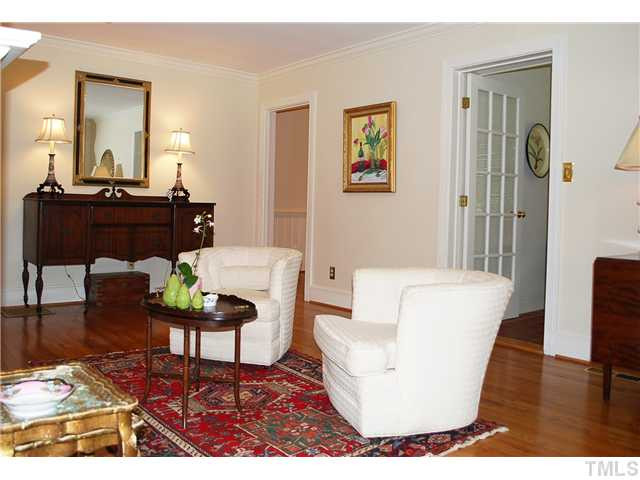 1800 Pineview Street Raleigh, NC 27608 - Photo 3 of 25 Living Room