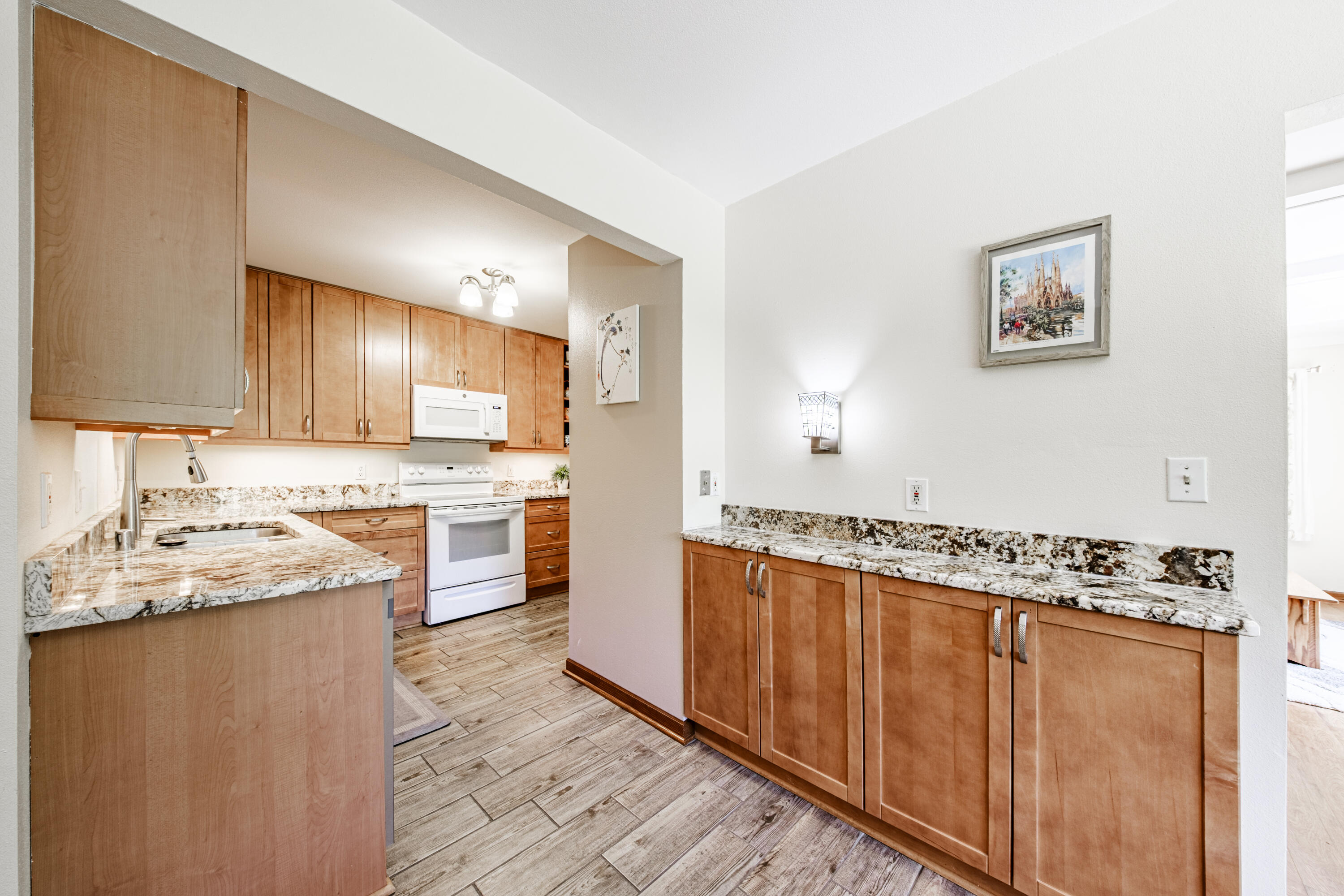 15035 Pomona Road Brookfield, WI 53005 - Photo 4 of 53 Kitchen