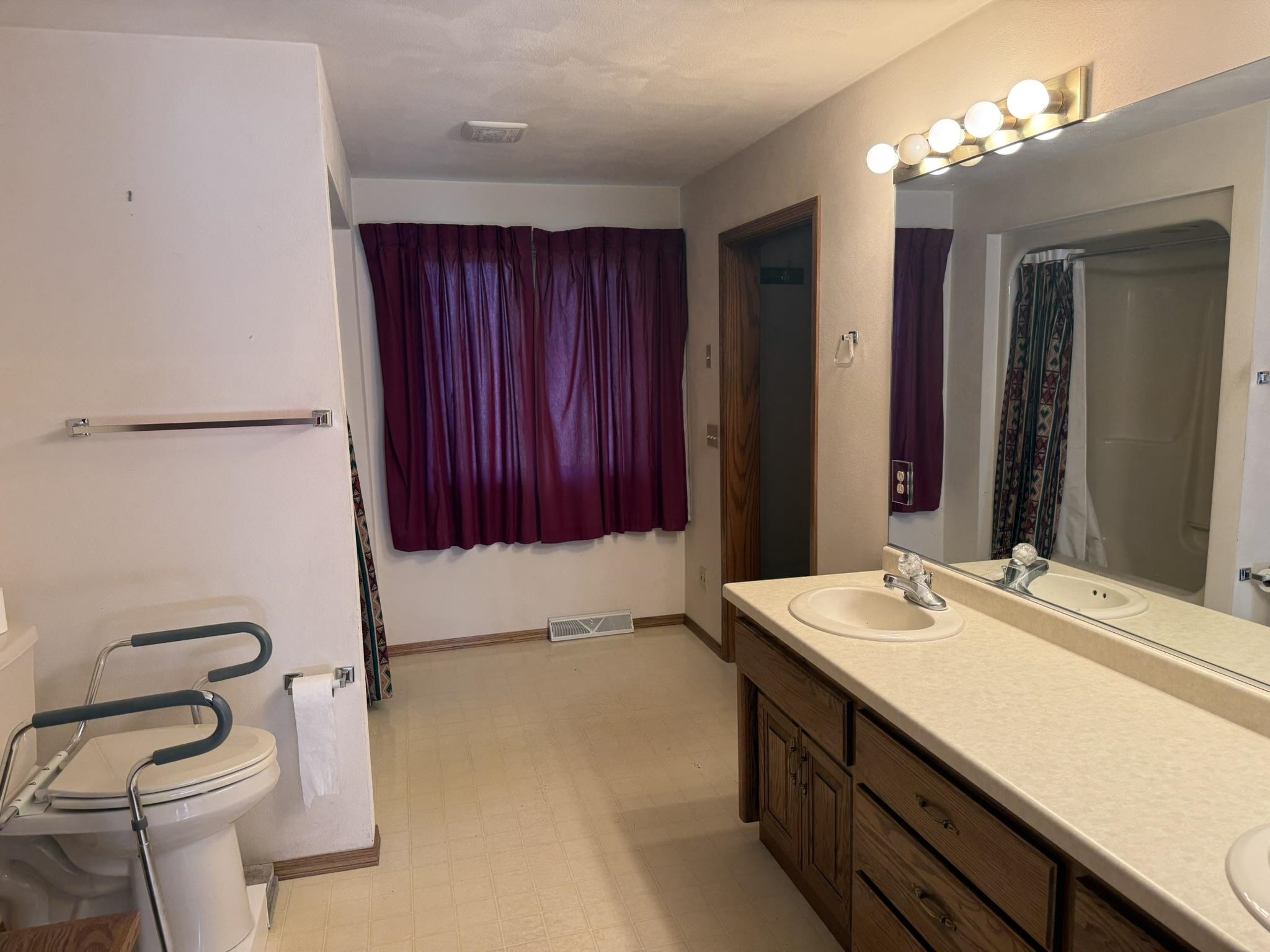 1864 Imperial Road Oshkosh, WI 54904 - Photo 12 of 21