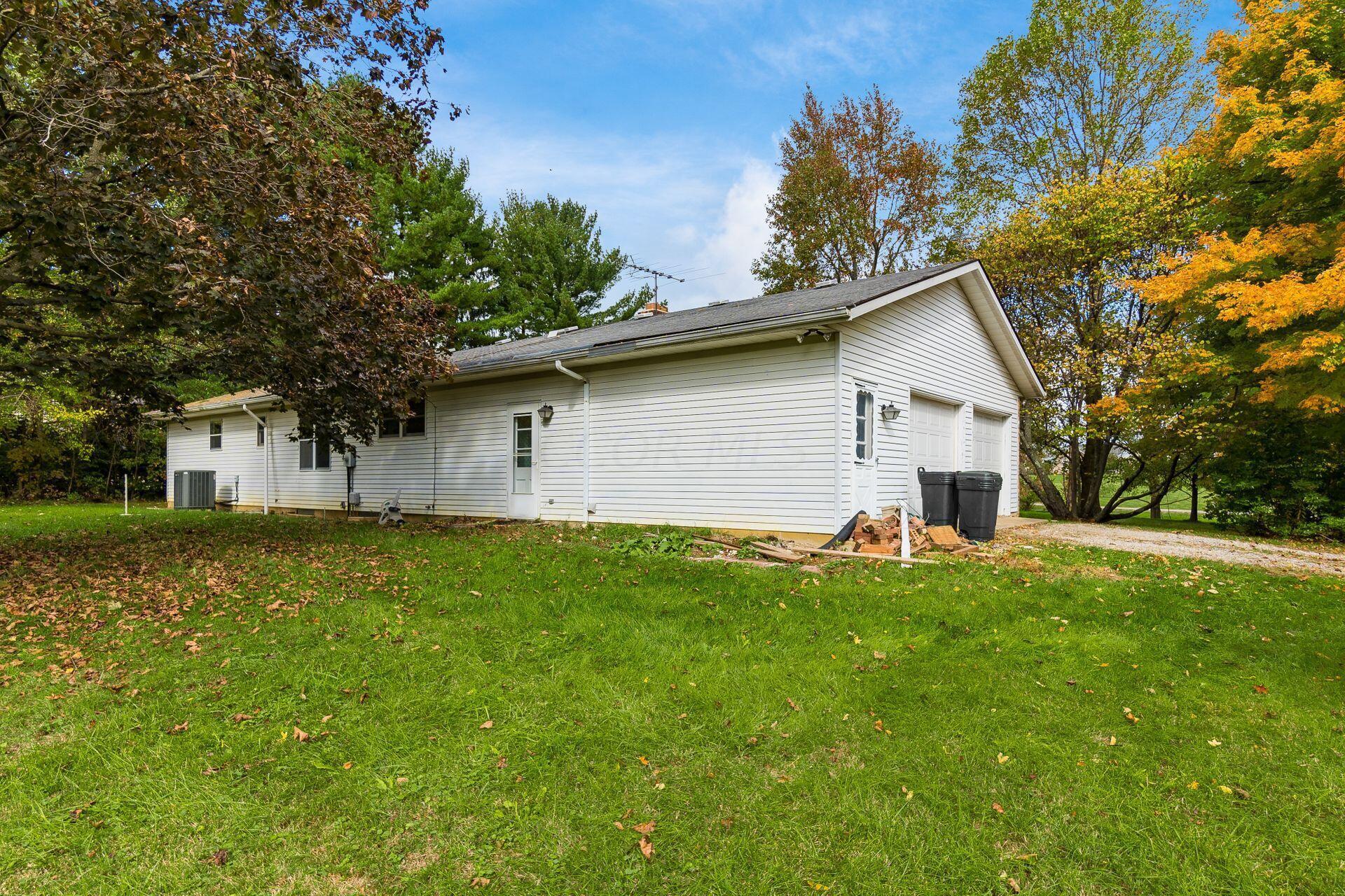 8712 Cheshire Road Sunbury, OH 43074 - Photo 29 of 40 Rear