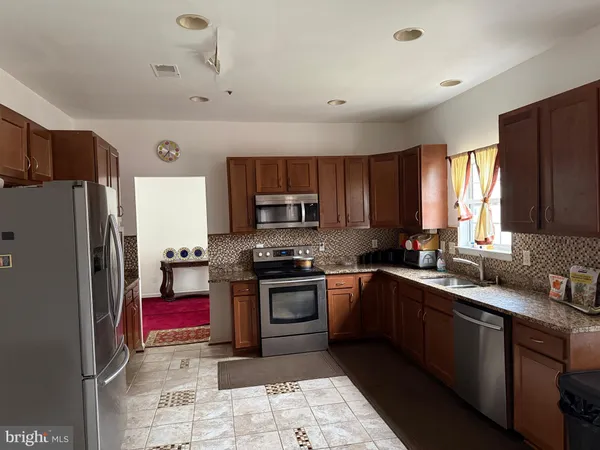 $650,000 | 10102 Ellard Drive, Lanham, MD 20706
