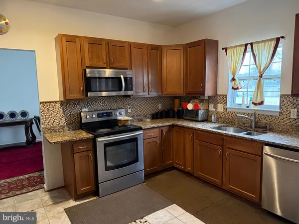 $650,000 | 10102 Ellard Drive, Lanham, MD 20706