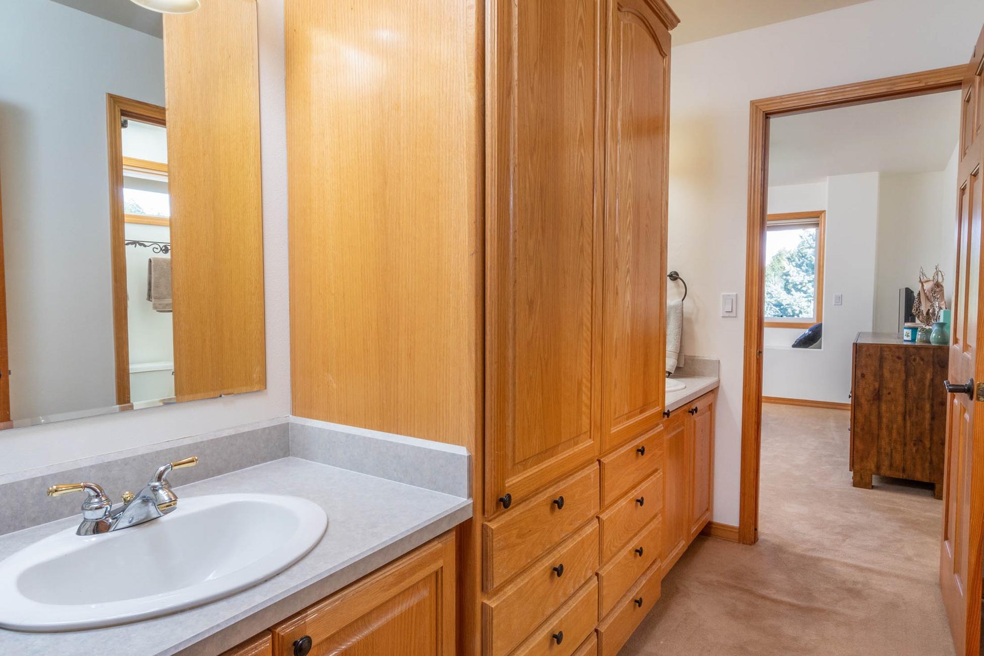 61899 Dobbin Court Bend, OR 97702 - Photo 15 of 26 14-Tebbs - 61899 Dobbin Ct_0099 copy