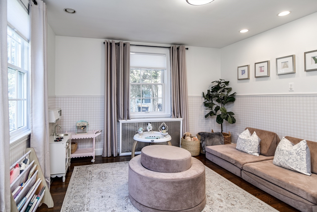 52 Wesley Road Framingham, MA 01701 - Photo 12 of 29