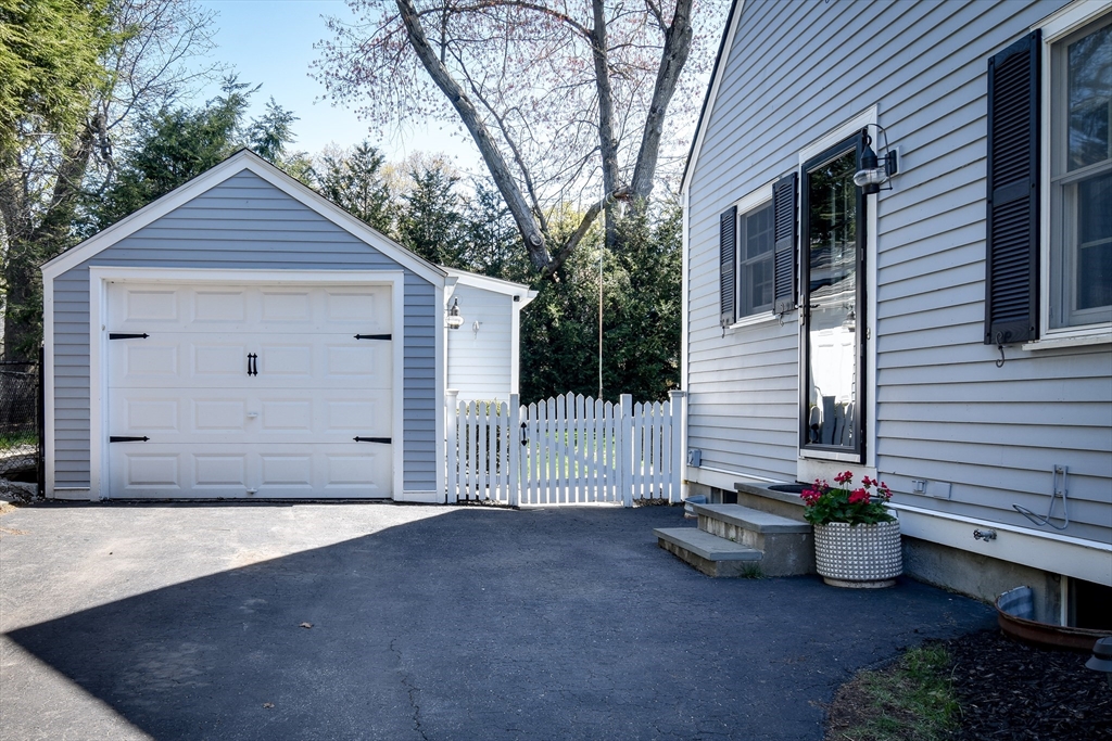 52 Wesley Road Framingham, MA 01701 - Photo 23 of 29