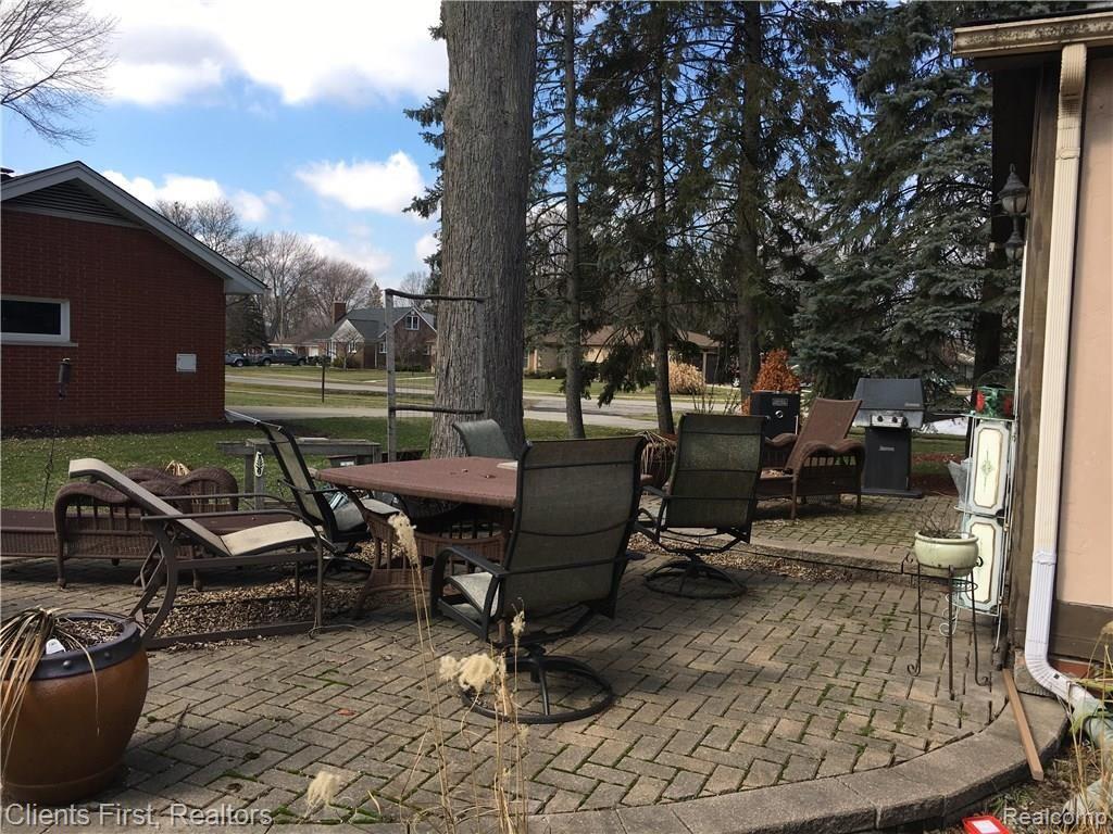 27157 Howell Road Redford, MI 48239 - Photo 44 of 46 IMG_4082.JPG