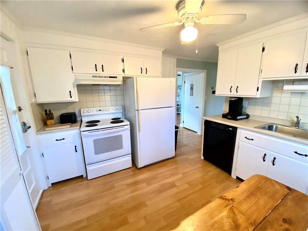 20 Maywood Road Narragansett, RI 02882 - Photo 10 of 19 Gallery Image 10