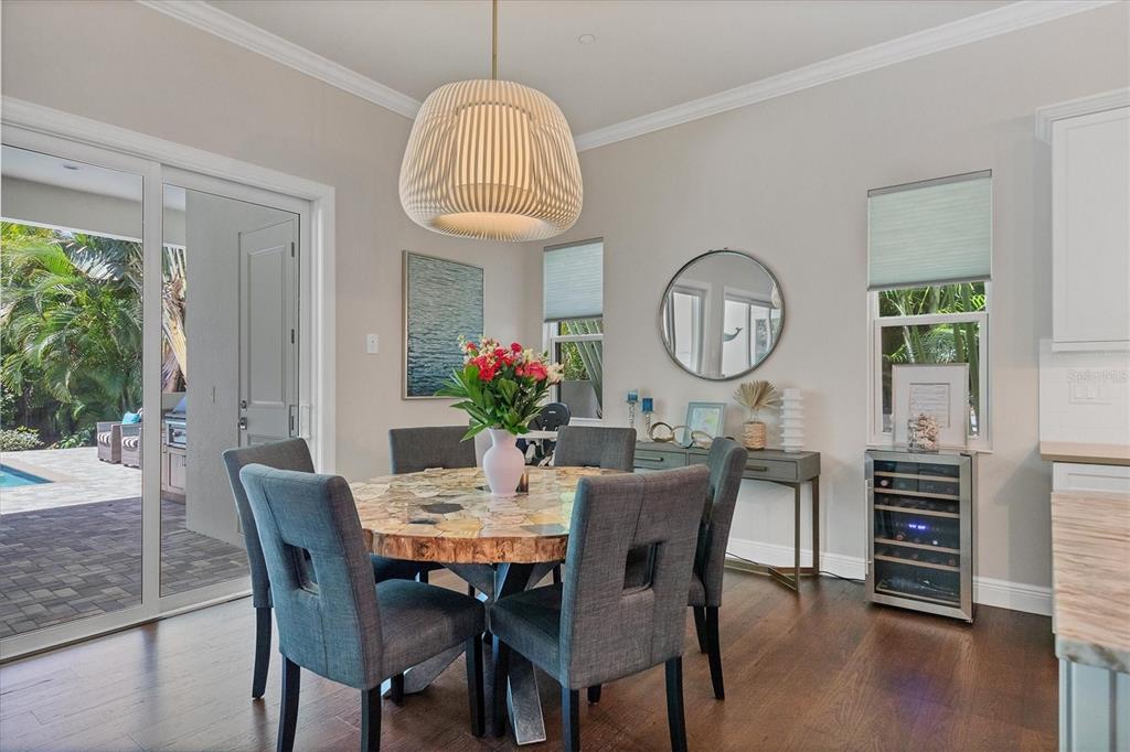 1614 Bay Road Sarasota, FL 34231 - Photo 17 of 51 Gallery Image 17