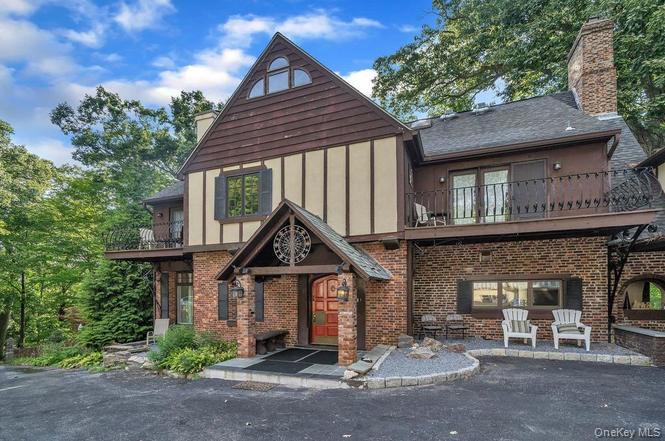 45 Wolden Road Ossining, NY 10562 - Photo 2 of 25