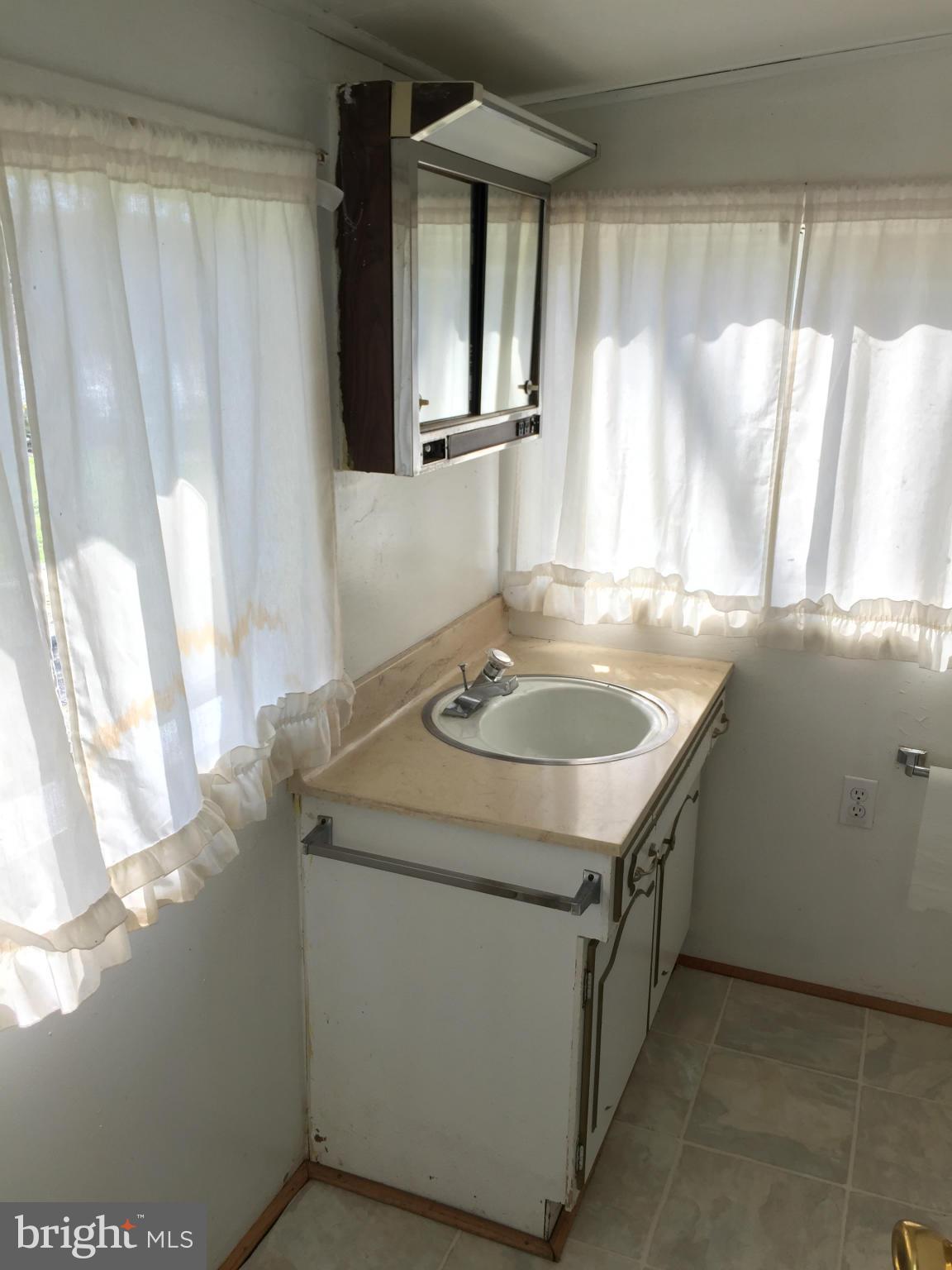 1365 Knott Road Shepherdstown, WV 25443 - Photo 26 of 30 Bath in Fishing Cottage