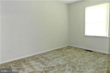 1365 Knott Road Shepherdstown, WV 25443 - Photo 10 of 30 2nd Bedroom