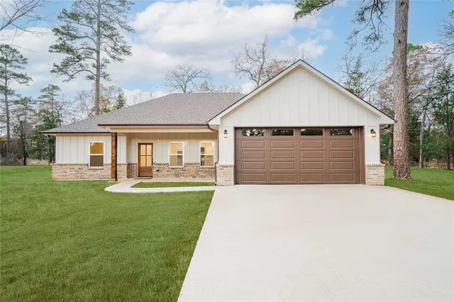 $365,000 | 711 King Charles Road, Scroggins, TX 75480